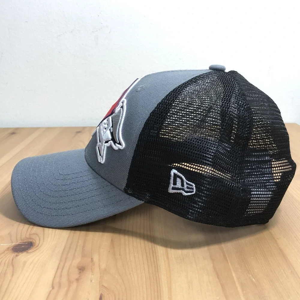 Philadelphia Phillies 2022 Postseason New Era 9FORTY Trucker Hat OSFM Gray Black